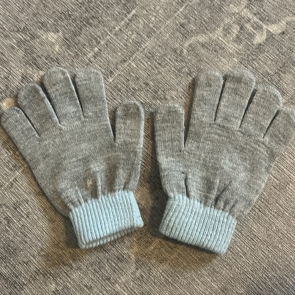 Frozen Beanie, Scarf and mittens Set - Picture 5 of 15